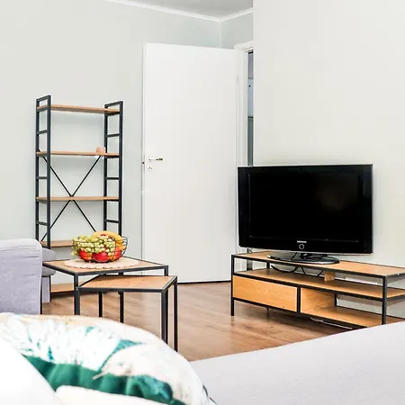 Mai 25-11, 2 Rooms, Free Parking Apartman